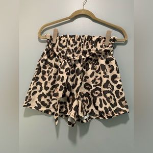 SHEIN Leopard Print Paperbag Waist Shorts Size M High Waisted Belted